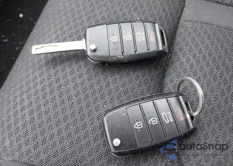 2017 Kia Optima Lx z USA, uszkodzony, nr VIN 5XXGT4L37HG152788